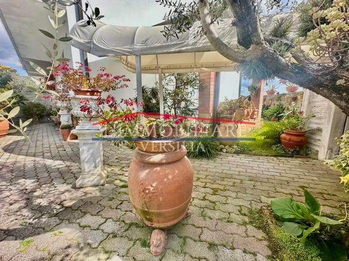 Casa quadrilocale in vendita in Via Cocombola, Romagnano, Massa