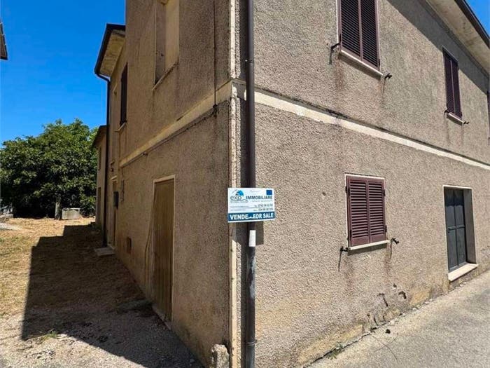 Casa con 6 locali in vendita in Centro, Montefalco