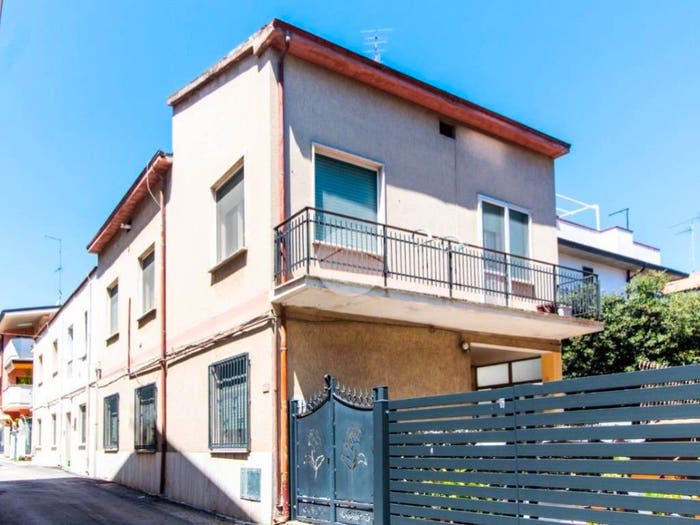 Casa con 6 locali in vendita in Via delfico, Centro, Alba Adriatica