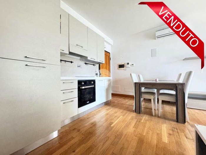 Appartamento trilocale in vendita in Via Luigi de Marchi, Fonte Laurentina, Roma