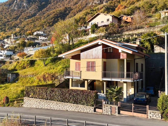 Casa con 6 locali in vendita in Via Calchera, Centro, Dubino