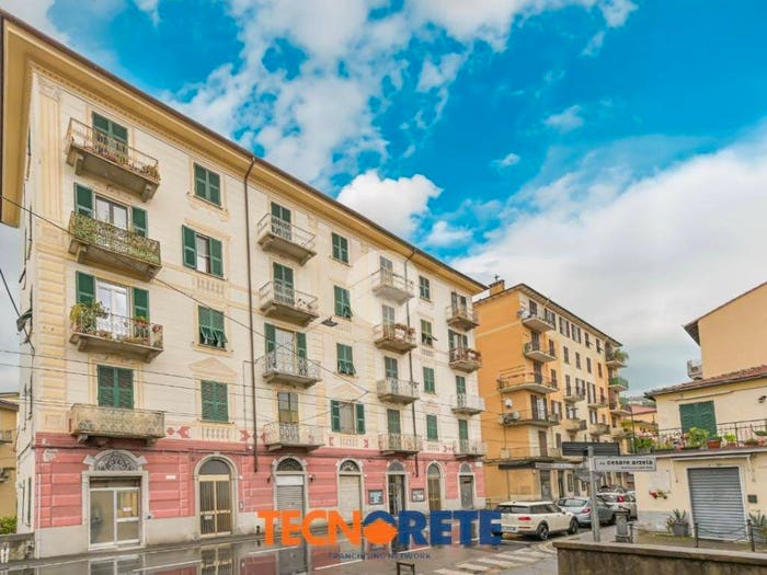 Appartamento con 5 locali in vendita in Via Genova, Rebocco La Chiappa, La Spezia