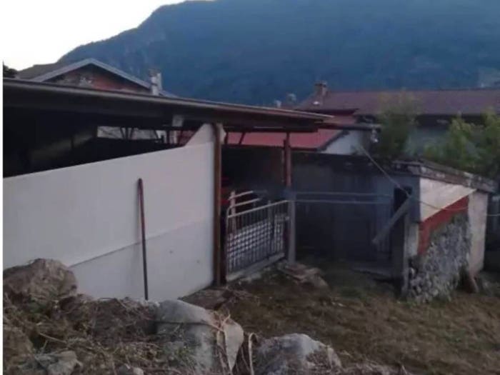 Casa con 6 locali in vendita in Via ai Monti, Cusino