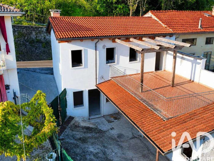 Casa quadrilocale in vendita in Via IV Novembre, Centro, Trissino