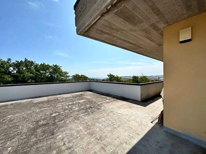 Appartamento quadrilocale in vendita in Viale Trento, Centro, Fermo