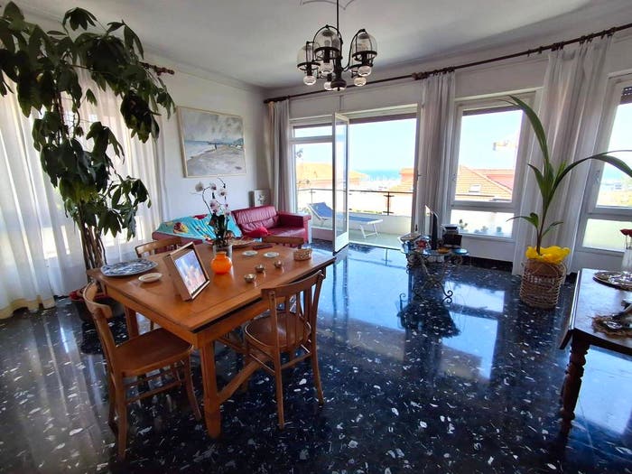 Appartamento con 5 locali in vendita in Via Valli, Porto Maurizio, Imperia