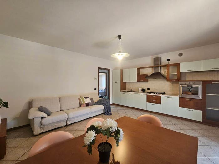 Appartamento quadrilocale in vendita in Via Magenta, Moniga del Garda