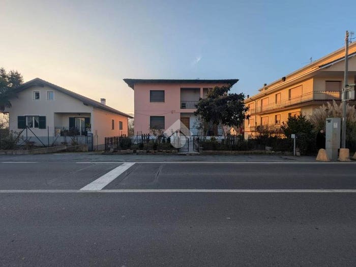 Casa quadrilocale in vendita in Via Nazionale, Montechiaro Piana, Montechiaro d'Acqui