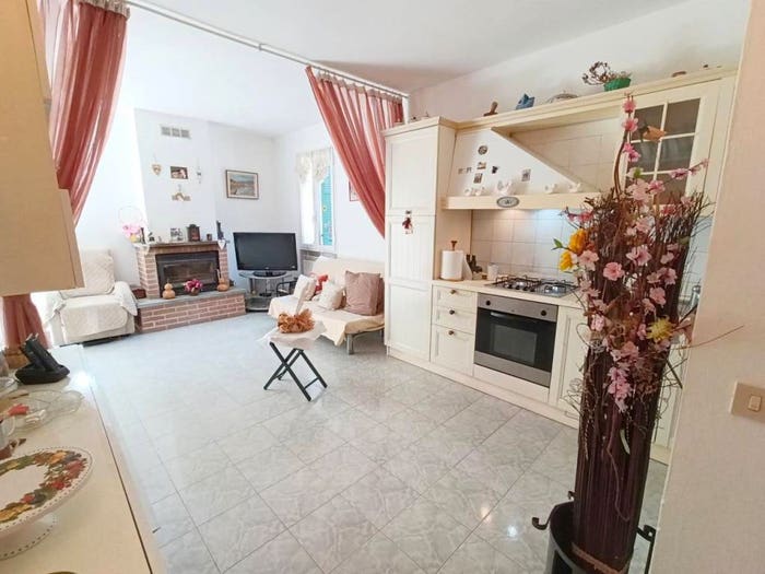 Casa con 6 locali in vendita in Località Ciccioni, Stellanello