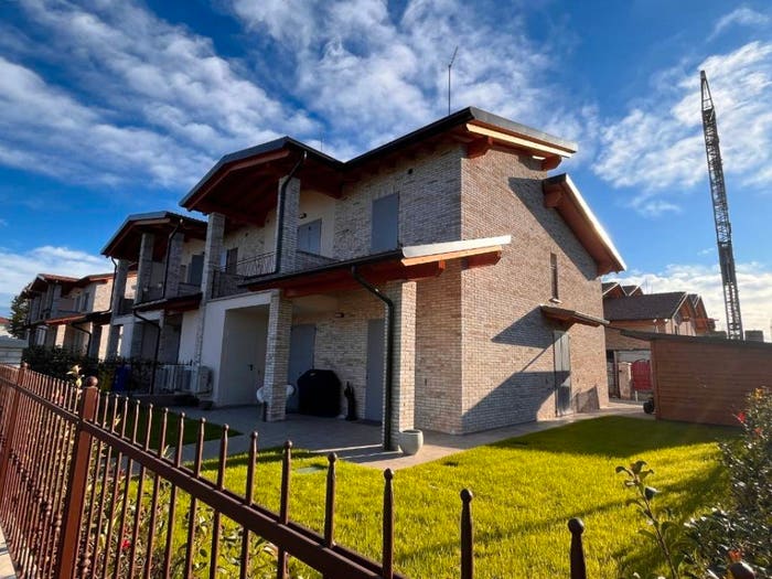 Casa quadrilocale in vendita in STRADA VAL PARMA, Vigatto, Parma
