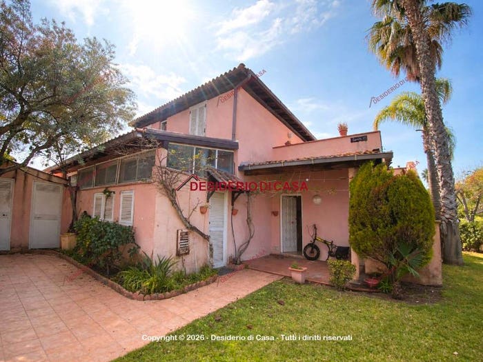 Casa con 6 locali in vendita in Via Torre Forte, Tonnarella, Furnari