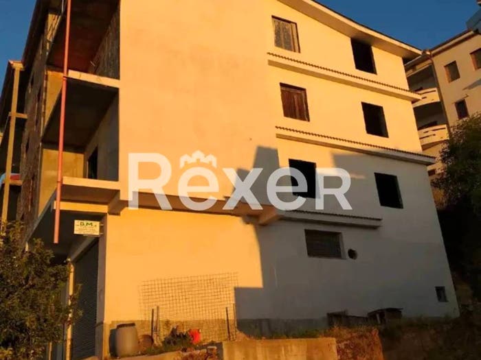 Casa con 5 locali in vendita in Via Sila, Sersale