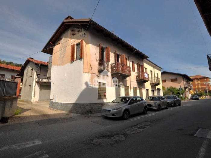 Casa con 6 locali in vendita in Via Carlo Botta, Centro, Castellamonte