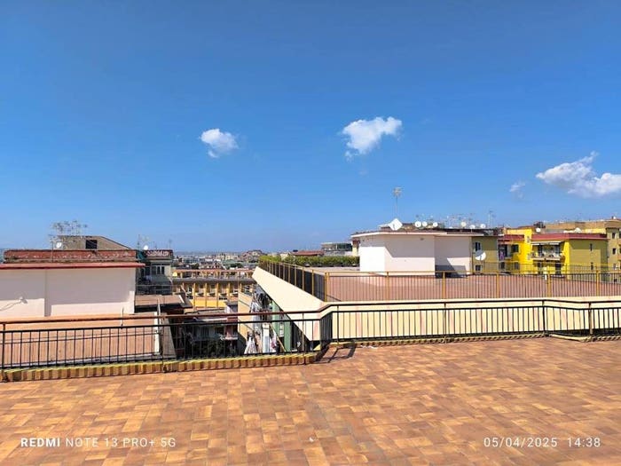 Casa con 6 locali in vendita in Via Libertà, Portici