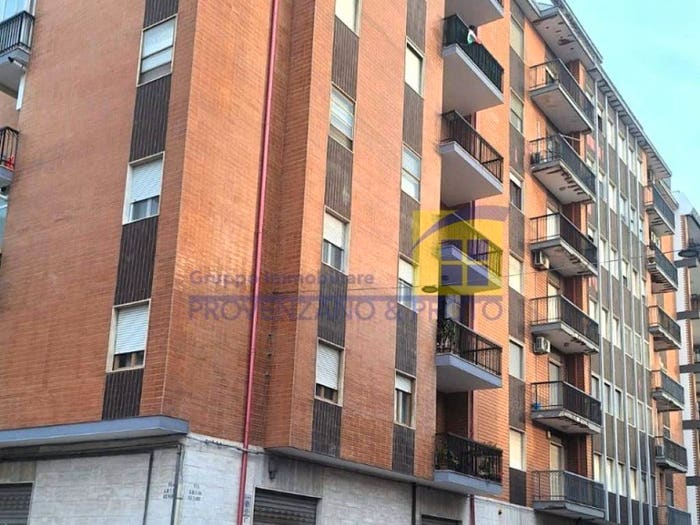 Appartamento con 5 locali in vendita in Via G Cesare, Commenda, Brindisi