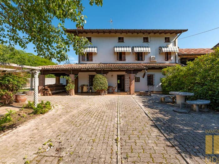 Casa con 6 locali in vendita in Centro, Pagnacco