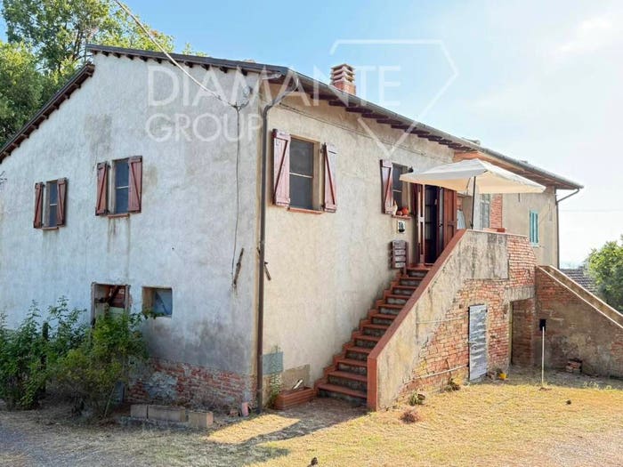 Casa con 6 locali in vendita in Petrignano, Castiglione del Lago