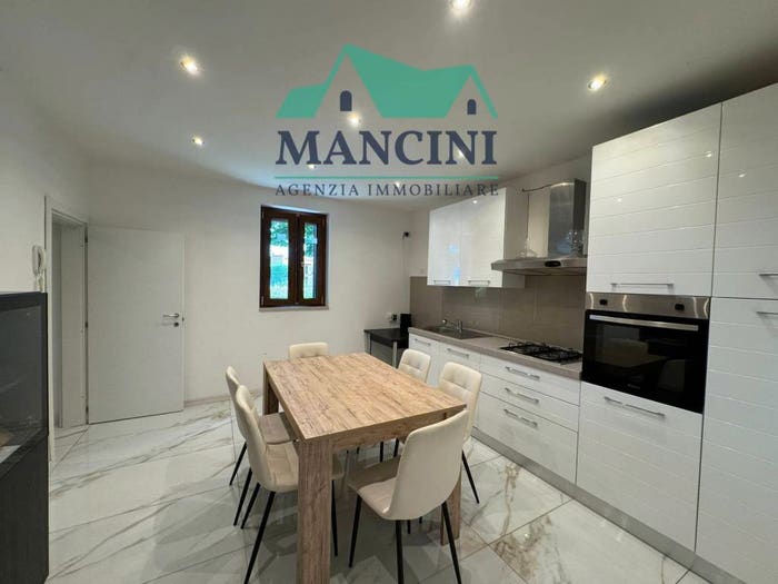 Casa con 5 locali in vendita in VIA CRISTOFORO COLOMBO, Pantiere, Castelbellino