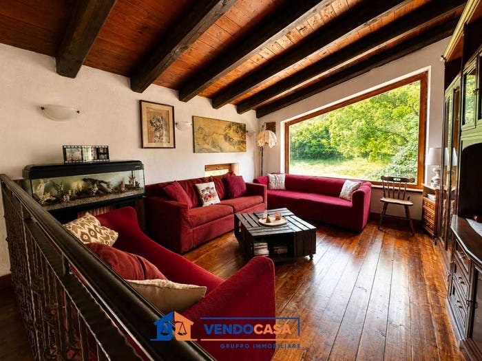 Casa con 6 locali in vendita in Strada Vaglio Serra, Nizza Monferrato