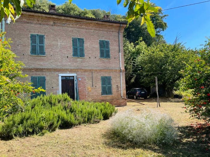 Appartamento con 6 locali in vendita in via Galzano, Incisa Scapaccino