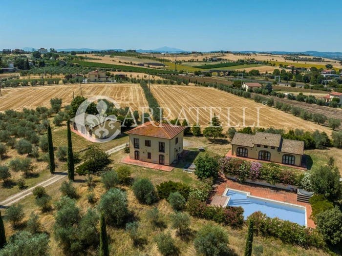 Casa con 6 locali in vendita in Strada Provinciale SienaCortona, Cortona
