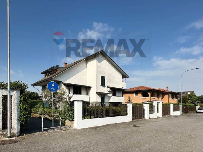 Casa con 6 locali in vendita in VIA MANZONI, Centro, Inzago