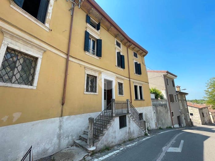 Casa con 5 locali in vendita in Via Manara, Centro, Castelnuovo del Garda