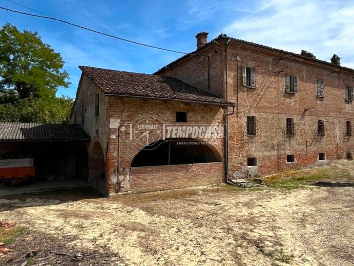 Casa con 6 locali in vendita in Sant'antonio, Magliano Alfieri
