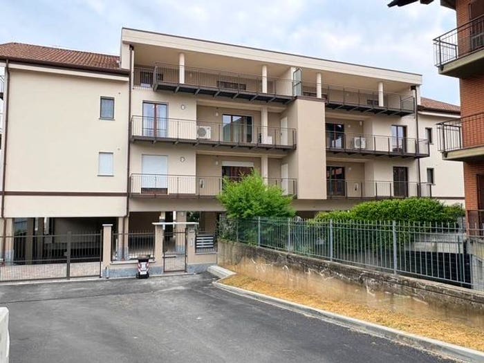 Appartamento trilocale in vendita in Via Biscaretti, Semicentro, Chieri