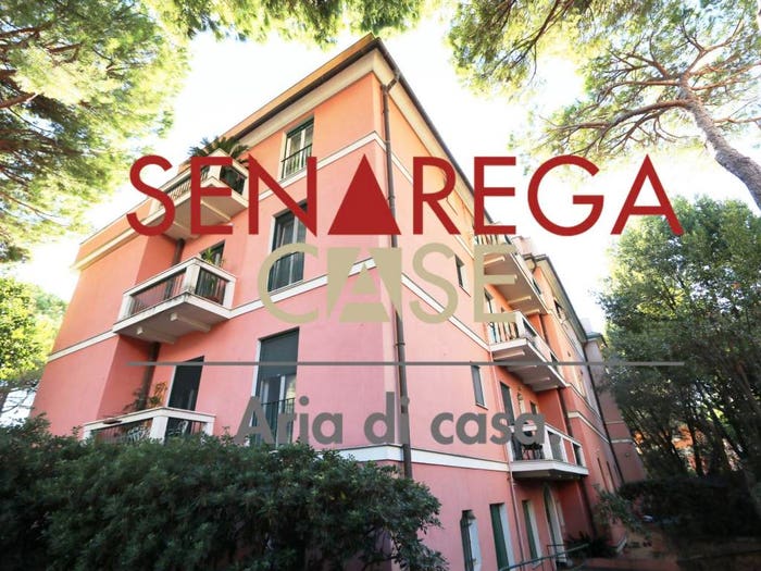 Appartamento con 5 locali in vendita in Via Nicola Fabrizi, Quarto, Genova
