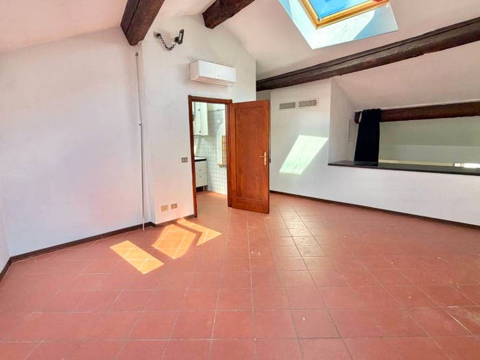 Appartamento trilocale in vendita in Via della Paglia, Centro Storico, Ferrara