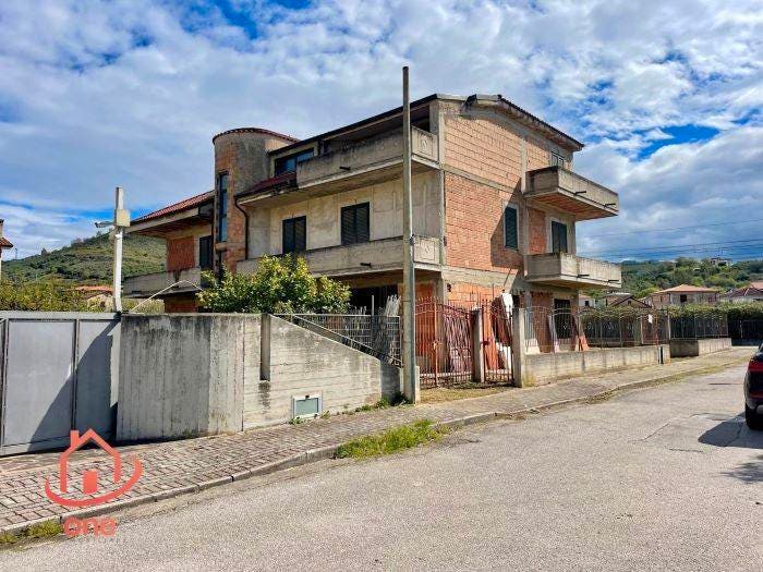Casa con 6 locali in vendita in Via Arbosto Traversa, Velina, Castelnuovo Cilento