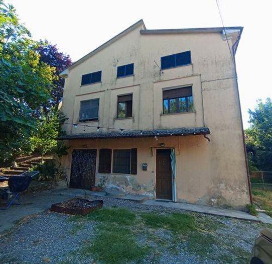 Casa con 6 locali in vendita in Nibbiano, Alta Val Tidone