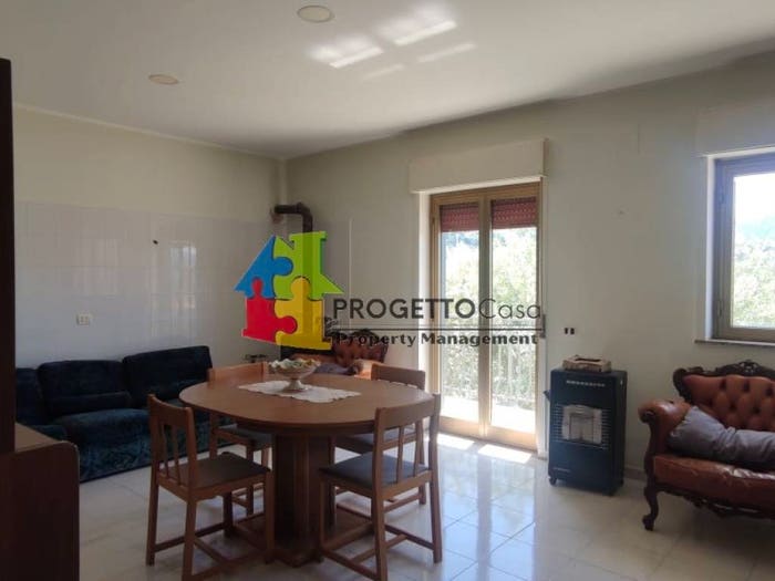 Appartamento con 6 locali in vendita in Via Uliveto, Gaggi