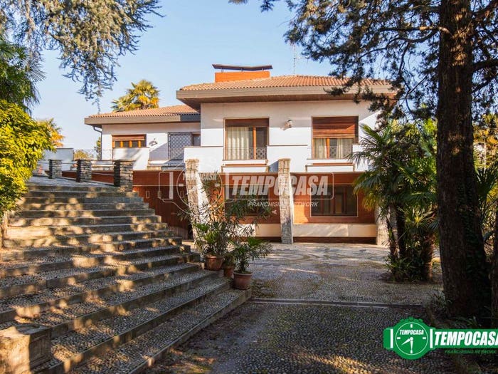 Casa quadrilocale in vendita in Via Carola, Centro, Bellinzago Novarese