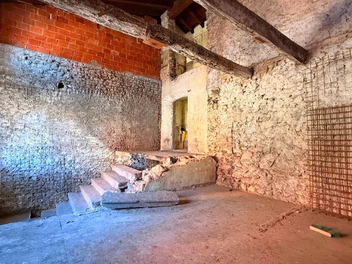 Casa con 6 locali in vendita in Via Luigi Cadorna, Centro, Nibionno