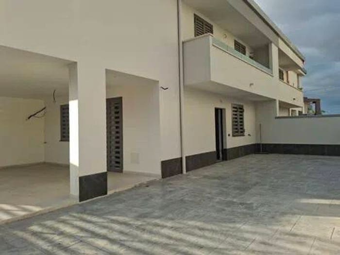 Casa quadrilocale in vendita in Parete