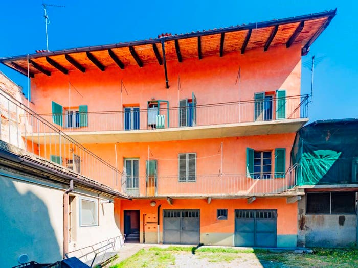 Casa con 6 locali in vendita in Via Luigi Cadorna, Centro, Busca
