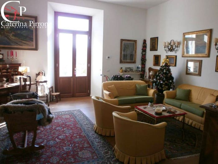 Appartamento con 6 locali in vendita in Serpiolle, Firenze