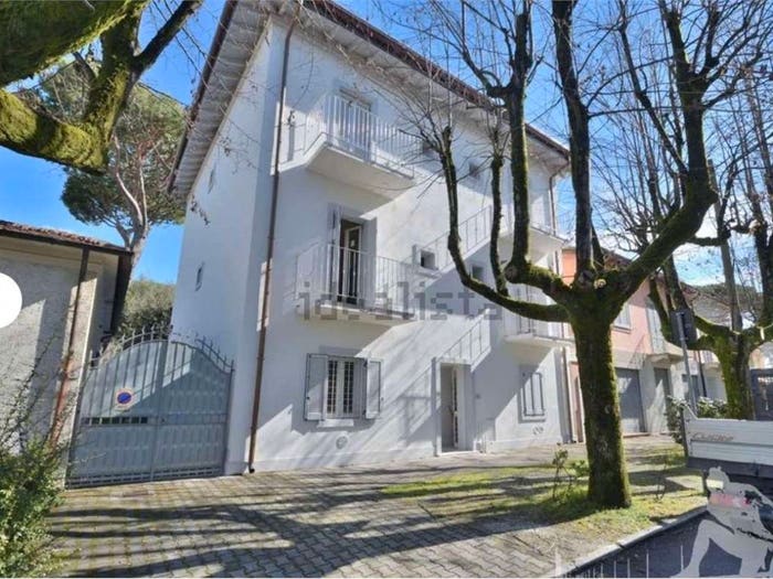 Appartamento con 6 locali in vendita in Via Raffaelli, Roma Imperiale, Forte dei Marmi