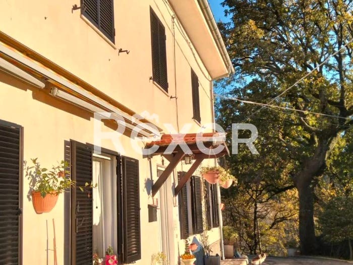 Casa quadrilocale in vendita in Strada Provinciale Apecchiese, Cagli