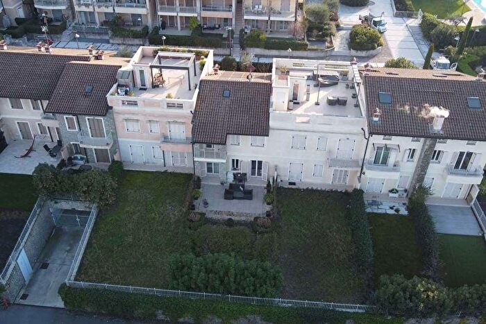 Appartamento trilocale in vendita in Forte Villa, Peschiera Del Garda