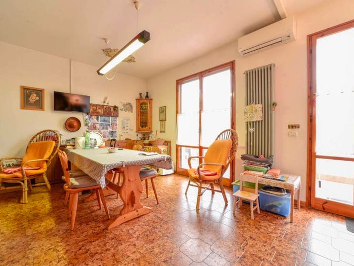 Casa con 6 locali in vendita in Lido Adriano Lido di Dante, Ravenna
