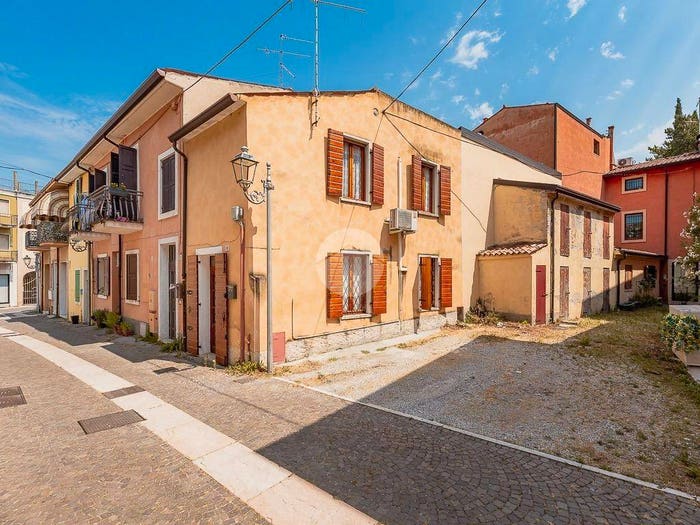 Appartamento bilocale in vendita in Vicolo Olmo, Centro, Sommacampagna