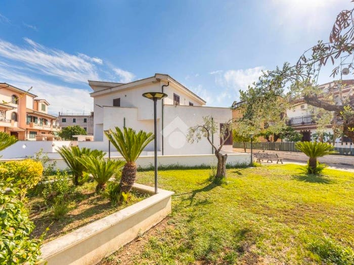 Casa con 6 locali in vendita in Via Maroncelli, Villanova, Guidonia Montecelio