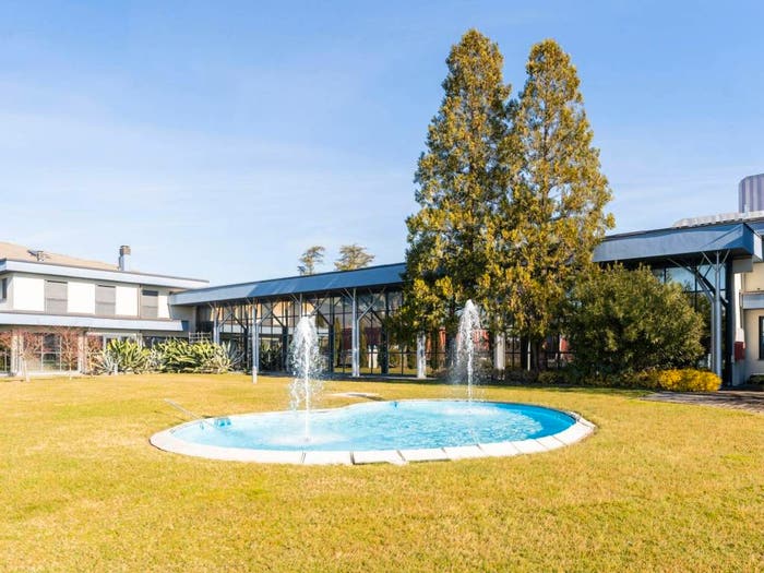 Casa con 6 locali in vendita in Via Nuova Vallassina, Centro, Merone