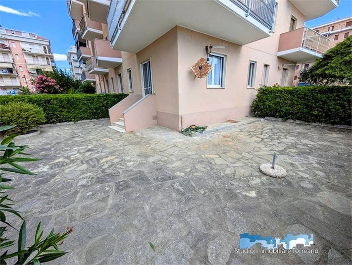 Appartamento bilocale in vendita in Lungomare Matteotti, Borghetto Santo Spirito