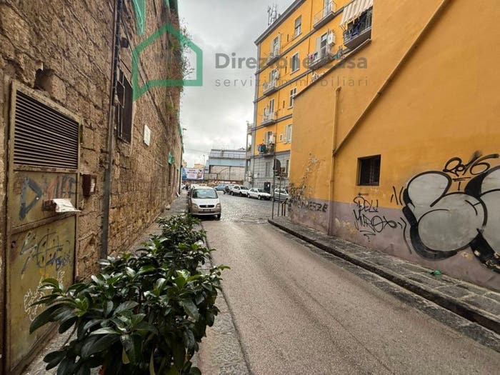 Casa con 6 locali in vendita in Piazza G Battista Vico, San Carlo All'Arena, Napoli