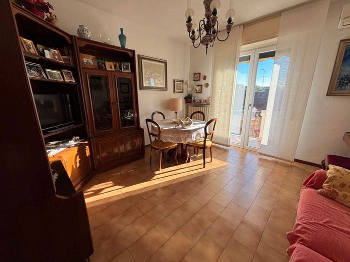 Appartamento trilocale in vendita in Paré, Colverde