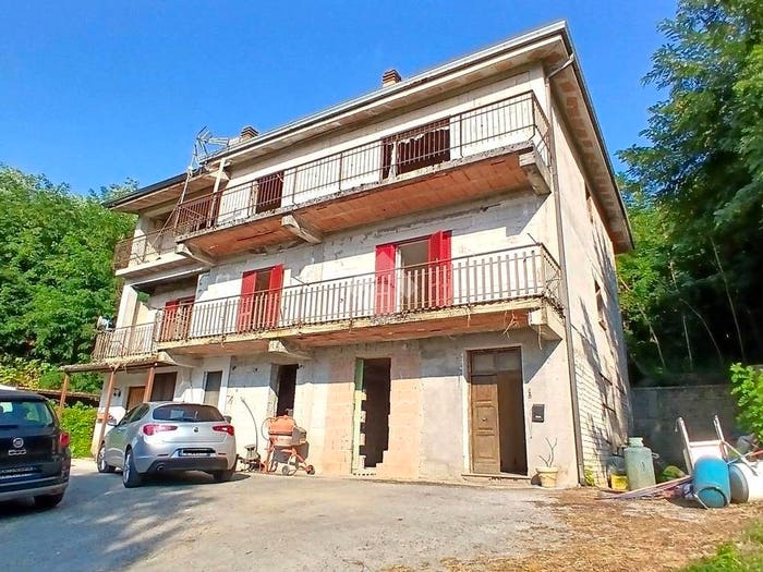 Casa con 6 locali in vendita in Contrada Martinaccio, Paliano